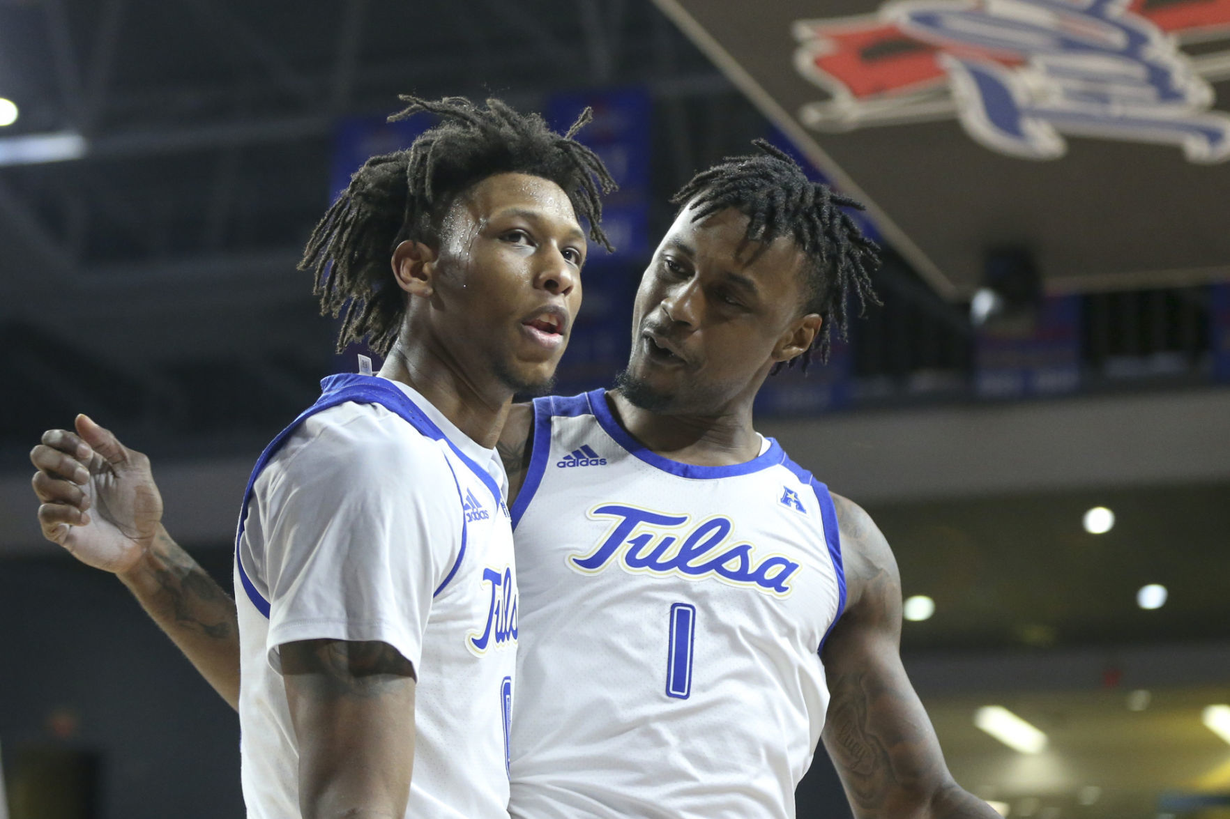 Tulsa Golden Hurricane vs Connecticut Huskies